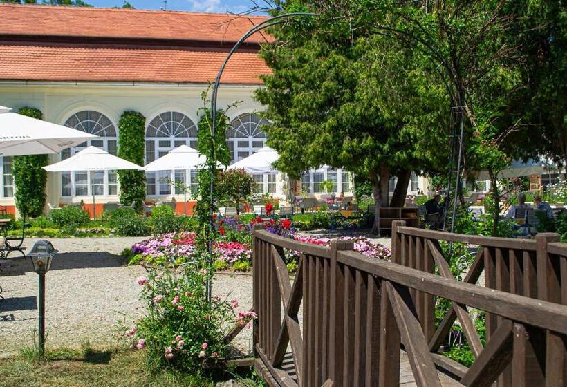 هتل Palatul Brukenthal Avrig