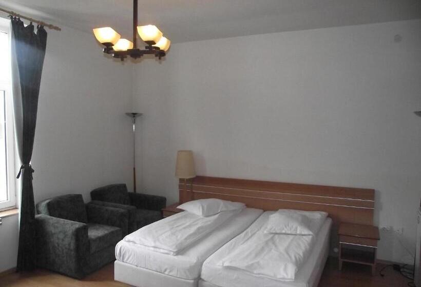 هتل Villa Carmelita