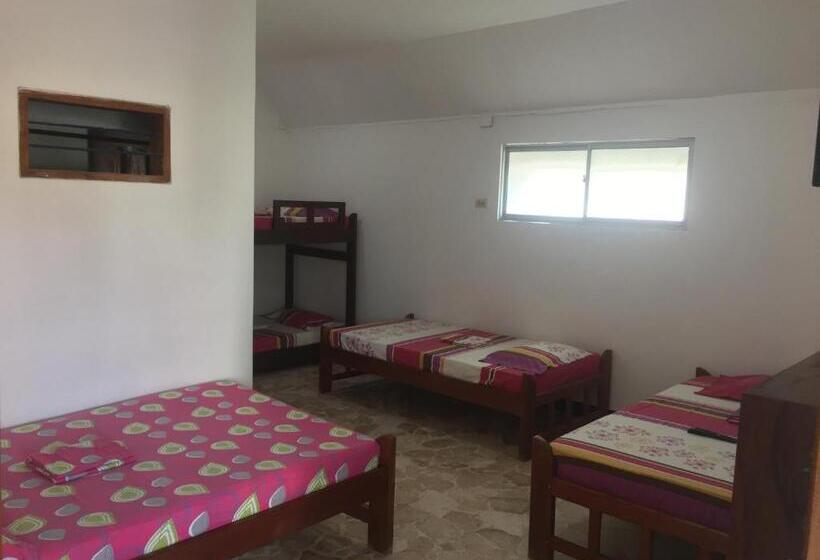 هتل Villa Del Mar Coveñas