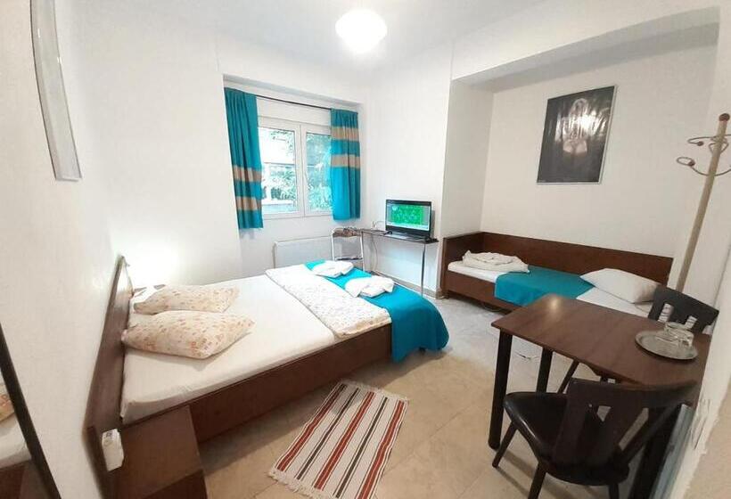 Taxi Hostel