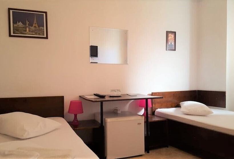 Taxi Hostel