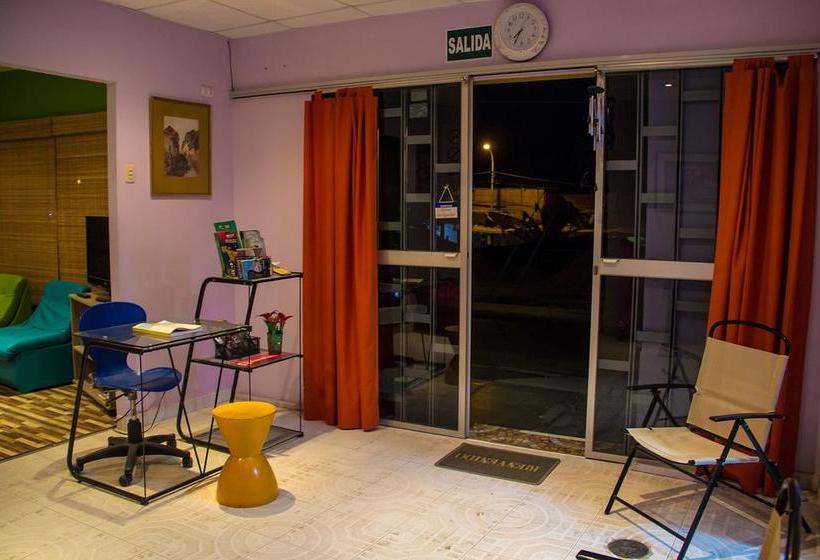 هاستل Atenas Backpacker Hospedaje