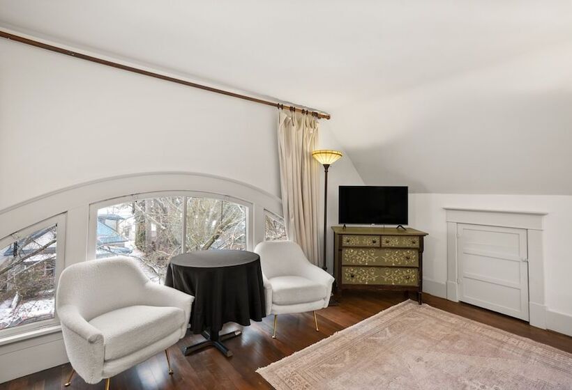 فندق Greenbriar Inn
