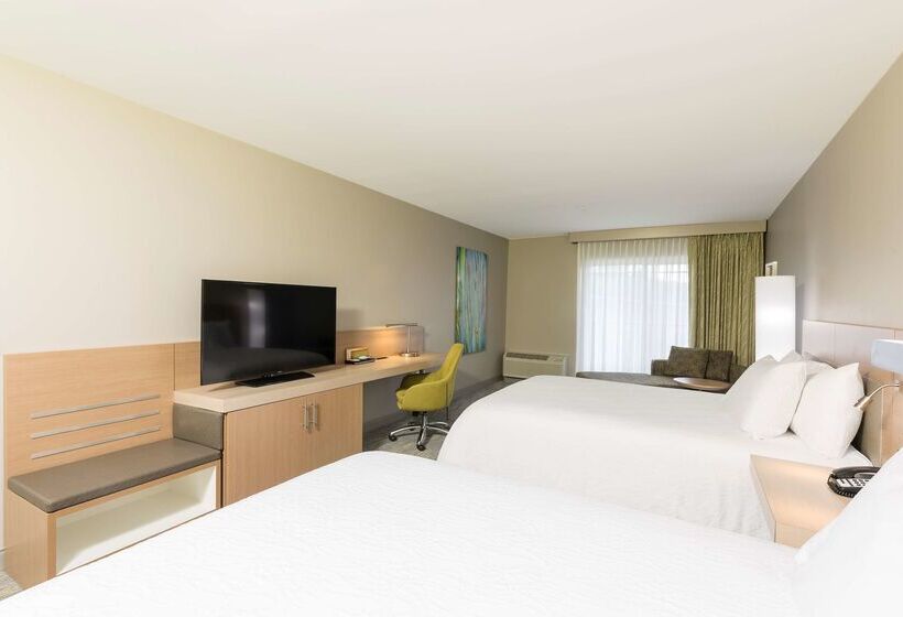 هتل Hilton Garden Inn Grand Rapids East