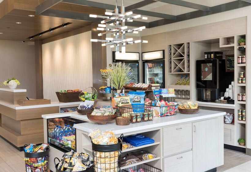 هتل Hilton Garden Inn Grand Rapids East