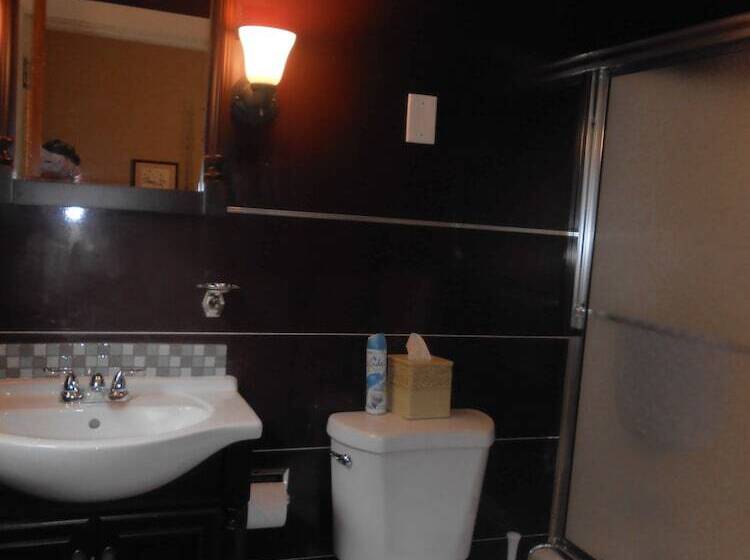 هتل Inn At The Agora