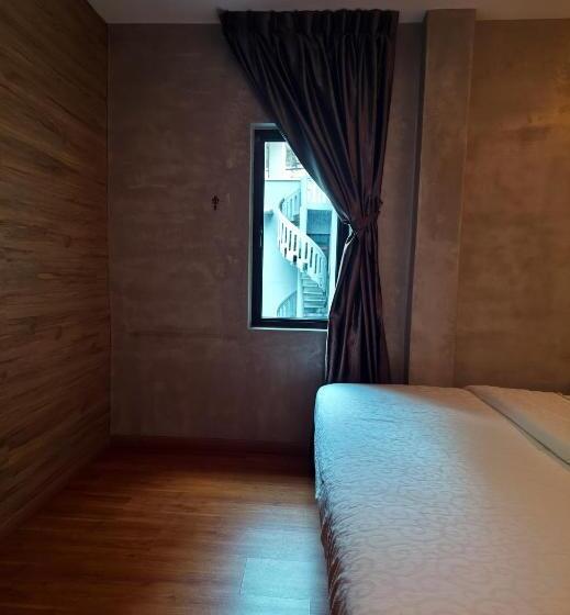 Insta Hotel Jb