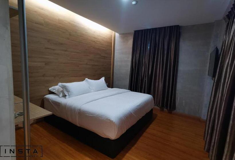 Insta Hotel Jb