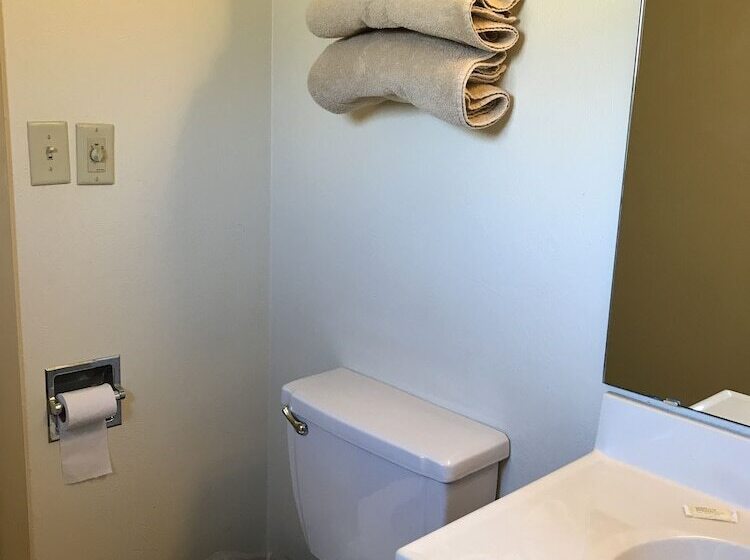 هتل Marinette Inn