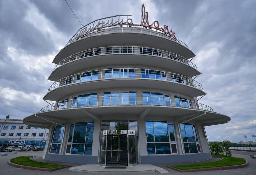 هتل Mayak Om Building