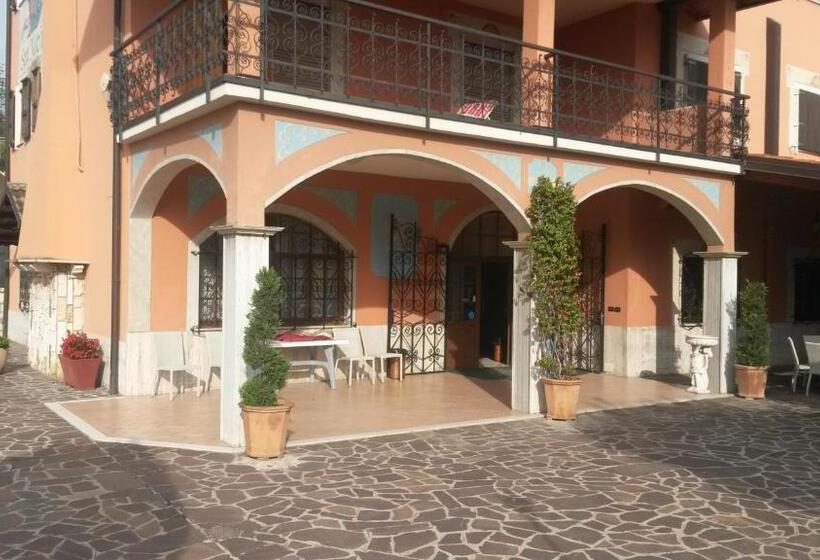 ホテル Ristorante Albergo San Michele