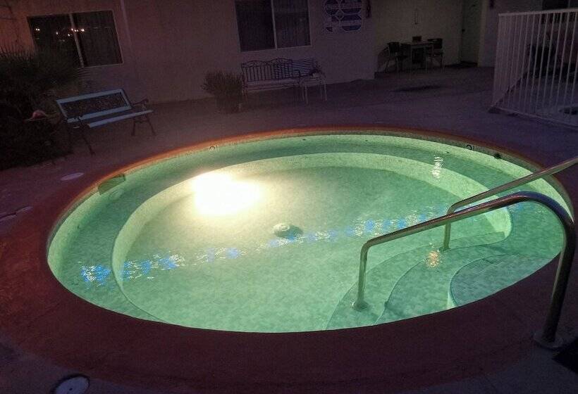 هتل Sandpiper Springs Spa & Retreat