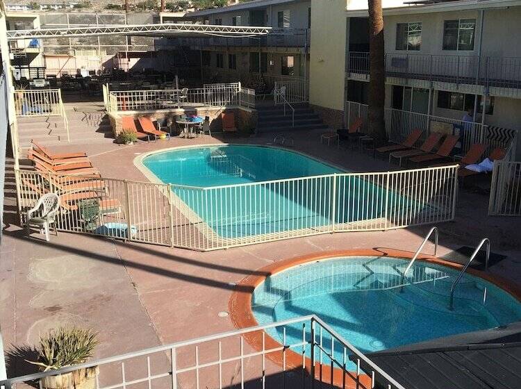 هتل Sandpiper Springs Spa & Retreat