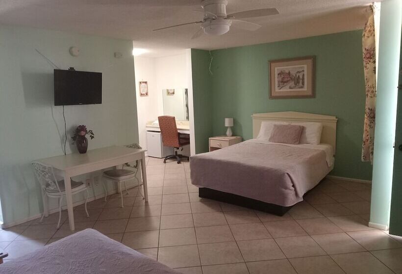 هتل Sandpiper Springs Spa & Retreat