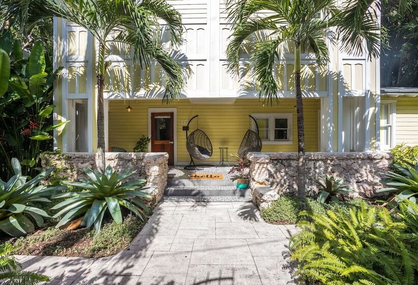 هتل Miami River Inn By Renzzi