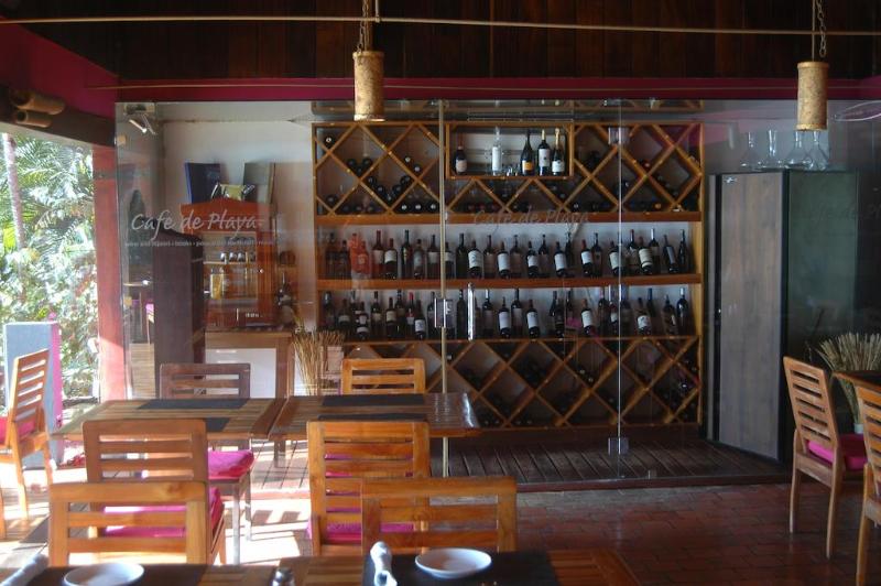 استراحتگاه Café De Playa Beach Front
