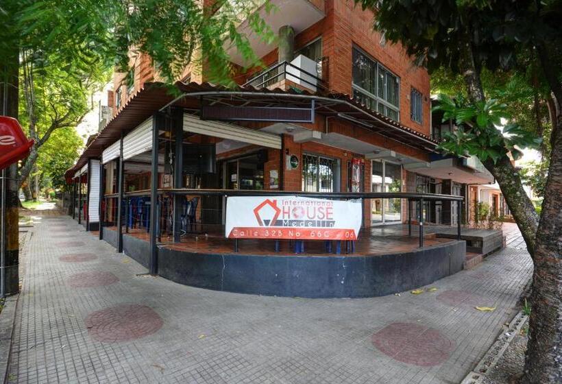 هاستل International House Co Living