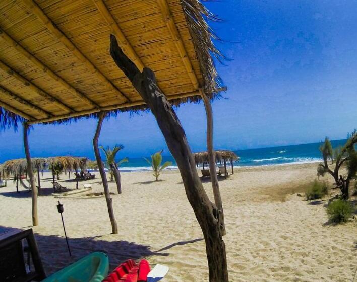 هتل Bamboo Lodge