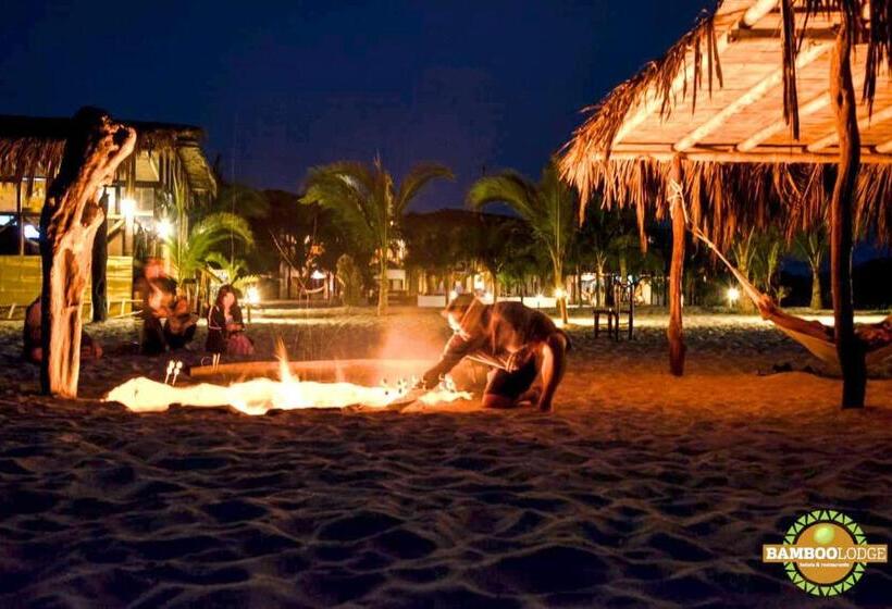 هتل Bamboo Lodge