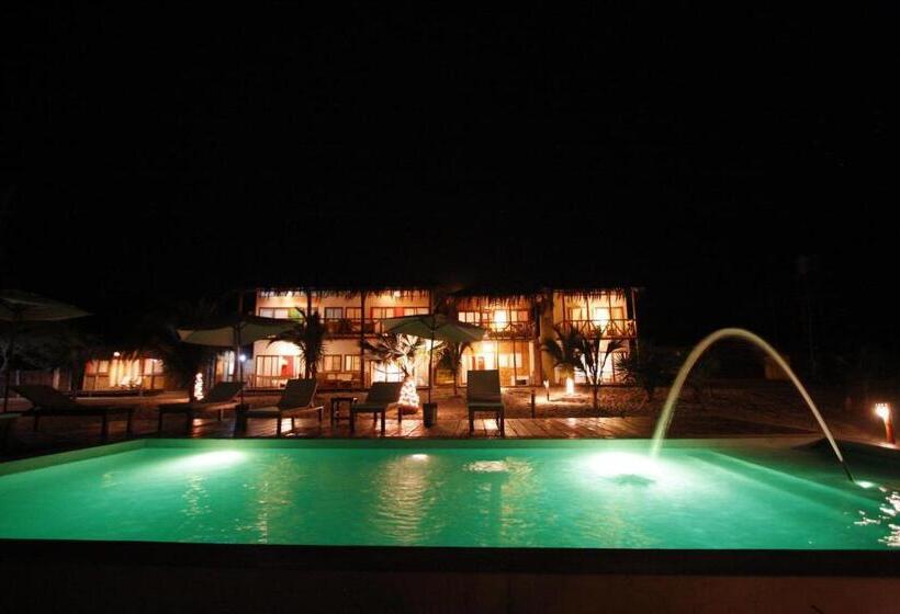 هتل Bamboo Lodge