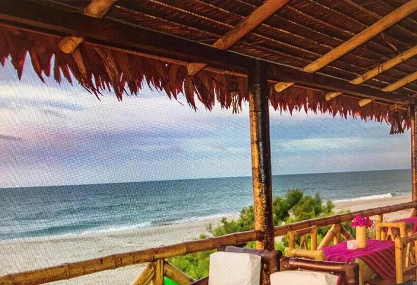 هتل Bamboo Lodge