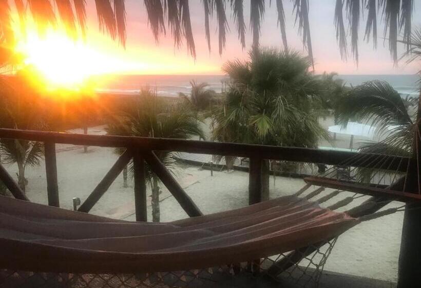 هتل Bamboo Lodge
