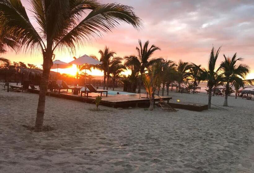 هتل Bamboo Lodge