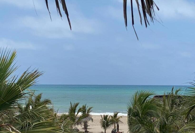 هتل Bamboo Lodge
