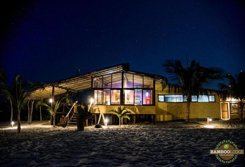 هتل Bamboo Lodge