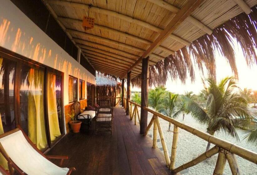 هتل Bamboo Lodge