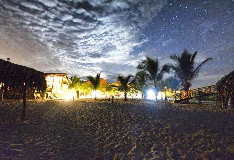 هتل Bamboo Lodge