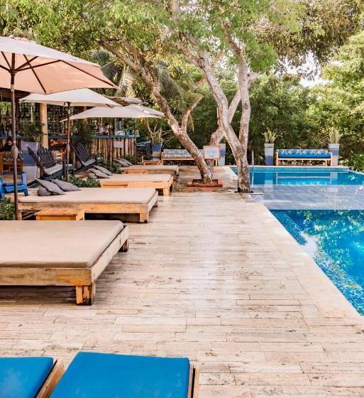 هتل Blue Apple Beach