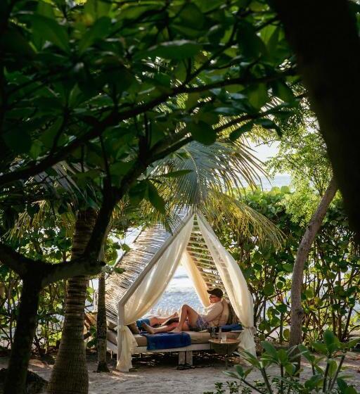 هتل Blue Apple Beach