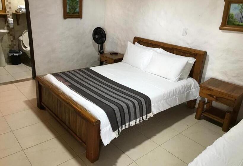 هتل Campestre Los Nogales