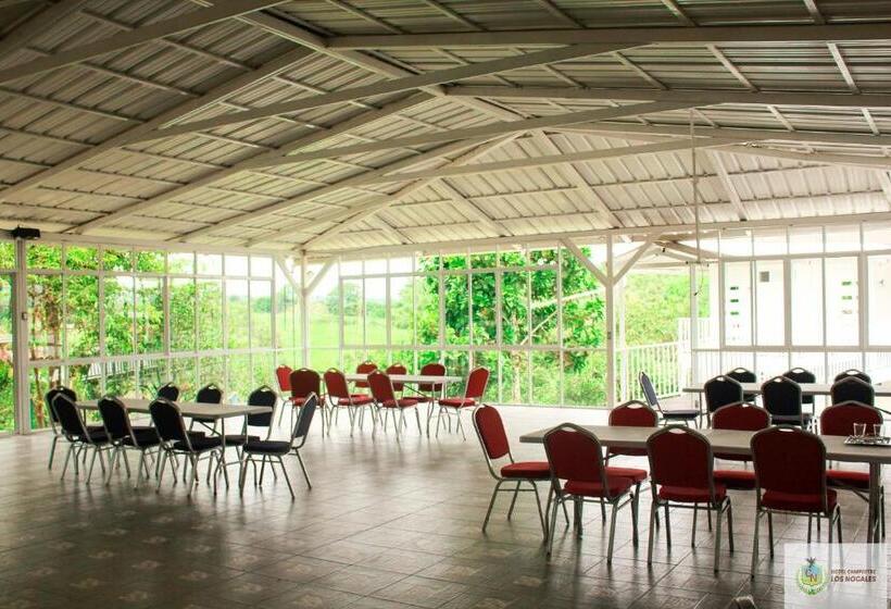 هتل Campestre Los Nogales