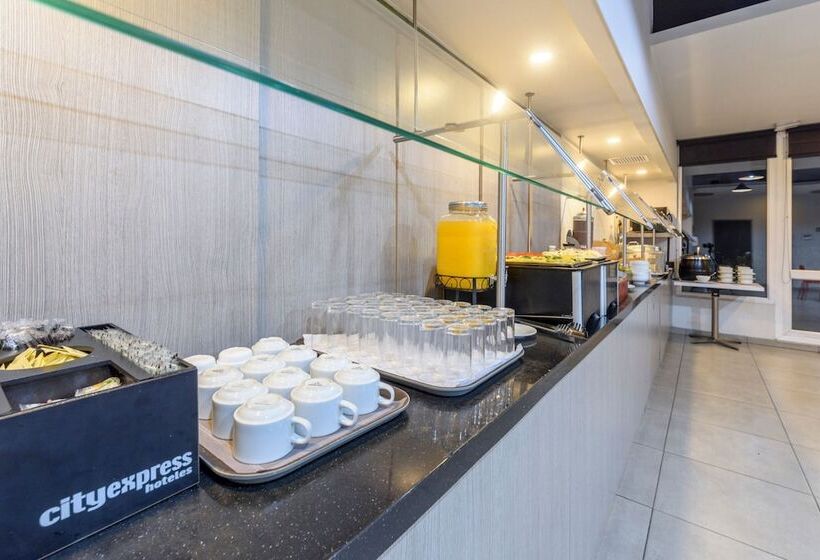 هتل City Express Junior By Marriott Bogota Aeropuerto