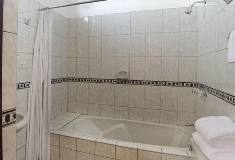 Dm Hoteles Ayacucho