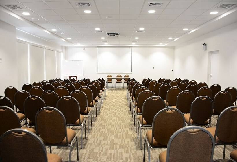 Dm Hoteles Moquegua