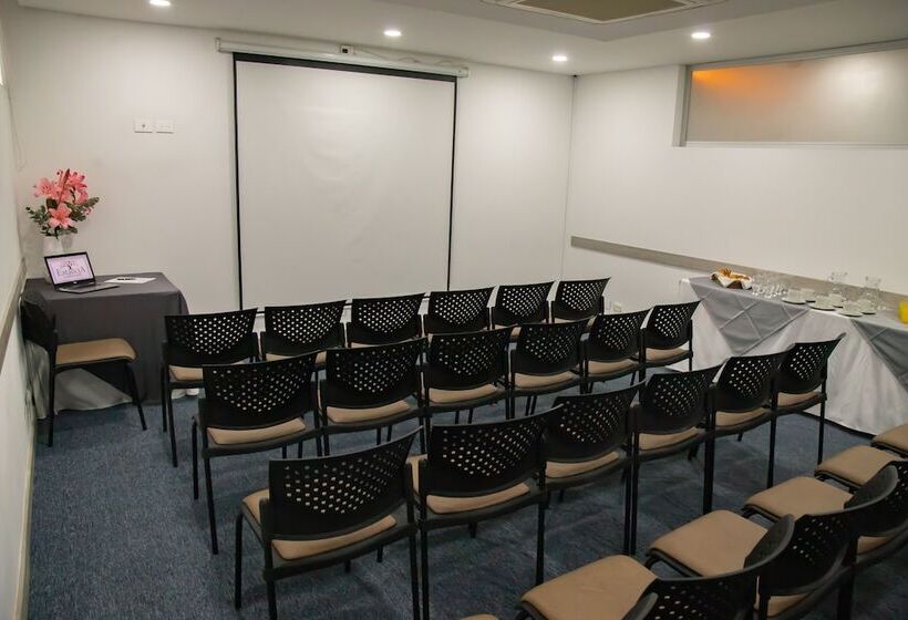 هتل Estancia Chipichape Cali