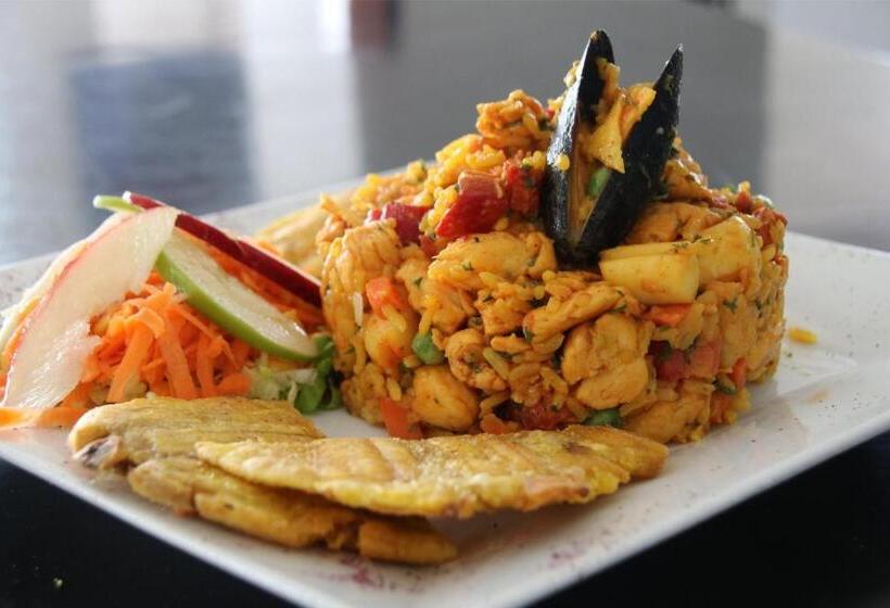 בית מלון כפרי Guaitipan Plaza