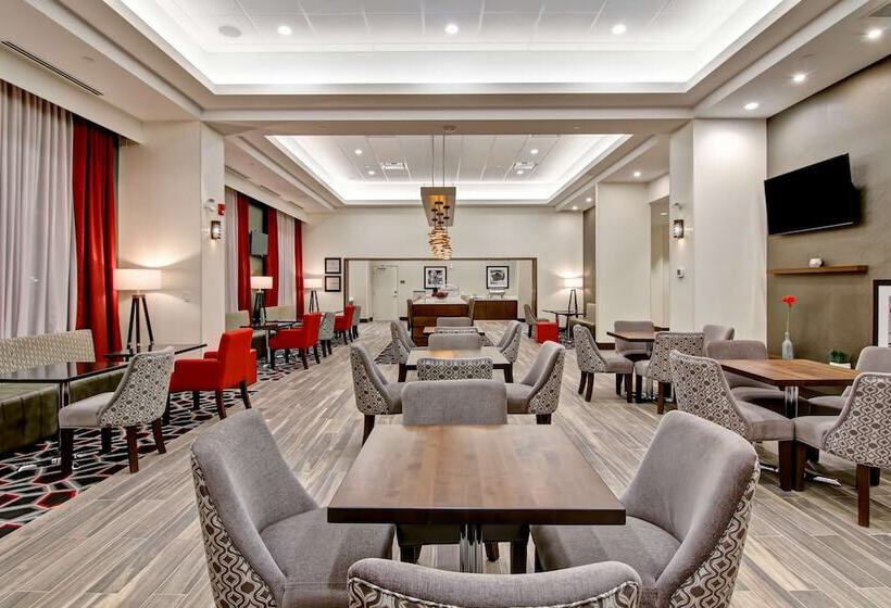 בית מלון כפרי Hampton Inn & Suites By Hilton Grande Prairie