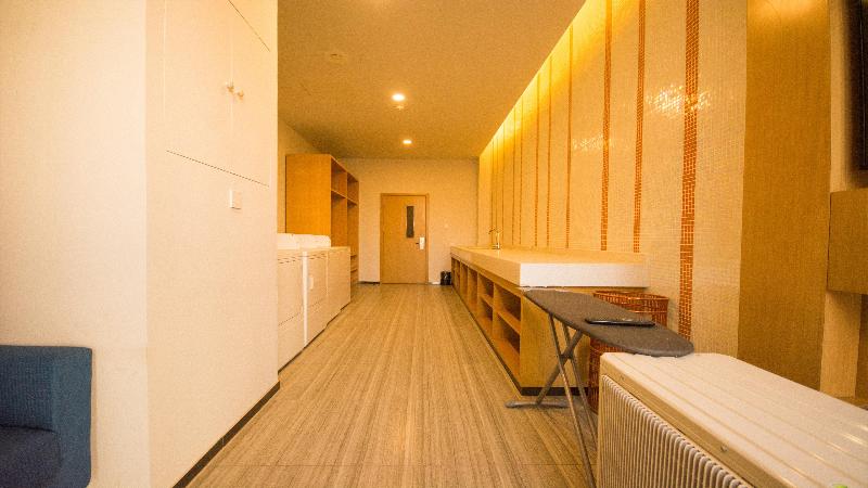 هتل Holiday Inn Express Zhangjiakou Park View