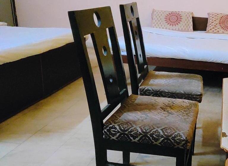 فندق Castle Home Stay