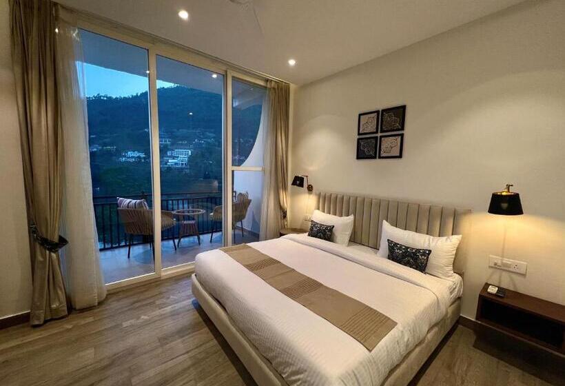 هتل The Lake Hill   Ridge