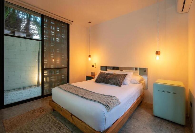 Hotelli Tropicalito Villa On The Beach