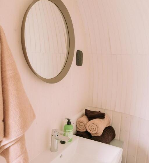 אתר נופש Enniskeen Estate & Forest Spa   Boutique Riverside Glamping Cabins