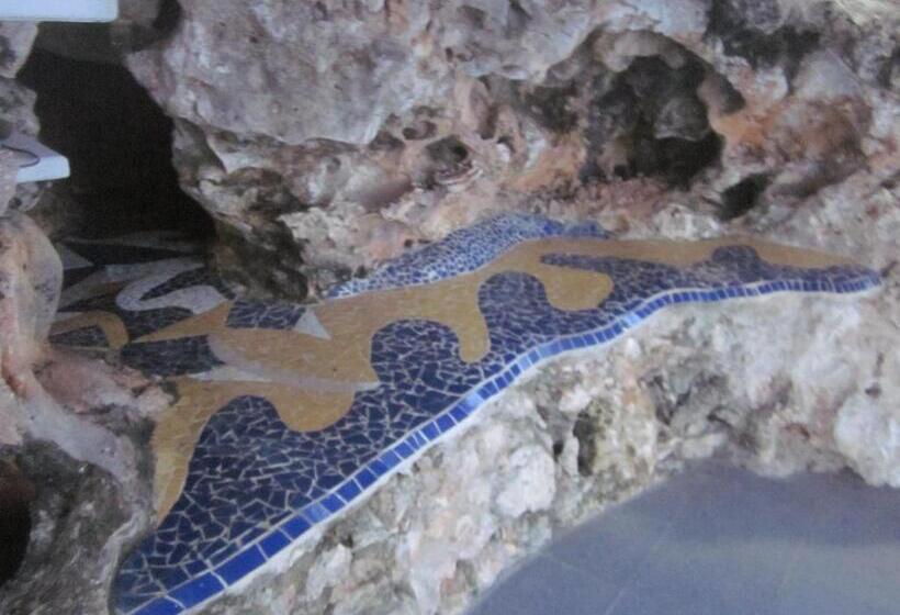 هاستل The Rock House Eco