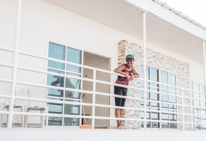 هاستل The Rock House Eco