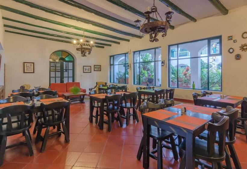 تختخواب و صبحانه Hospederia La Roca La Plaza Principal