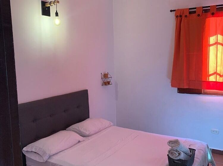 Fatima Hostel Santa Marta